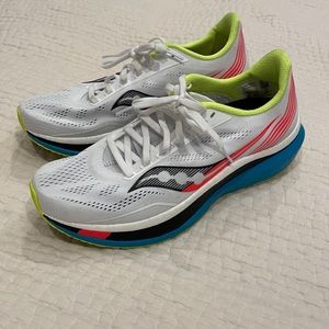 White Saucony Endorphin Pros. Size 10.